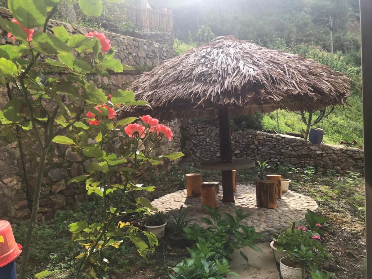 Dong Suoi H'Mong Homestay & Bungalow - Trek & Vegetarian Food Mu Cang Chai 외부 사진