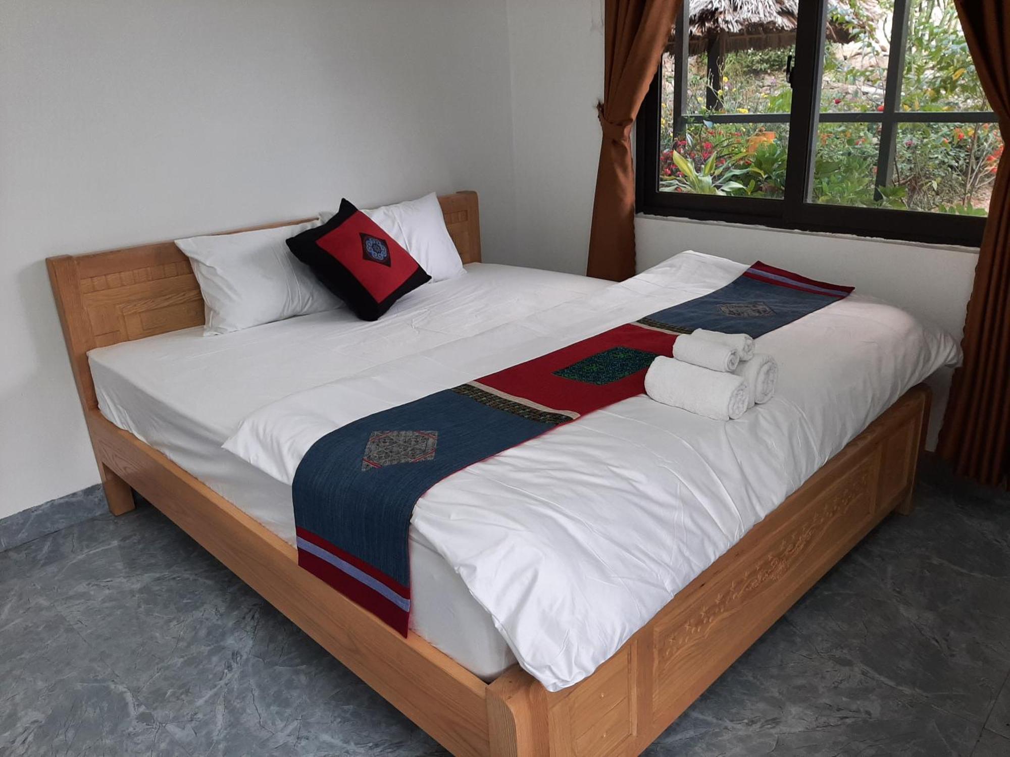 Dong Suoi H'Mong Homestay & Bungalow - Trek & Vegetarian Food Mu Cang Chai 객실 사진